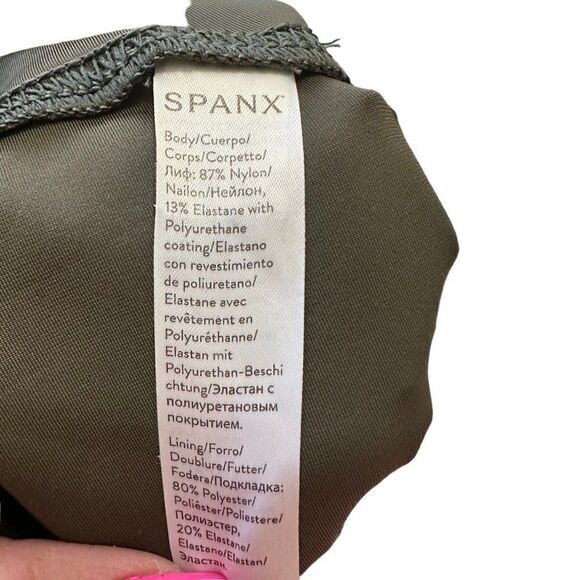 Spanx Faux Leather Women's‎ S Matte Green Camo Power Waistband - Picture 3 of 10